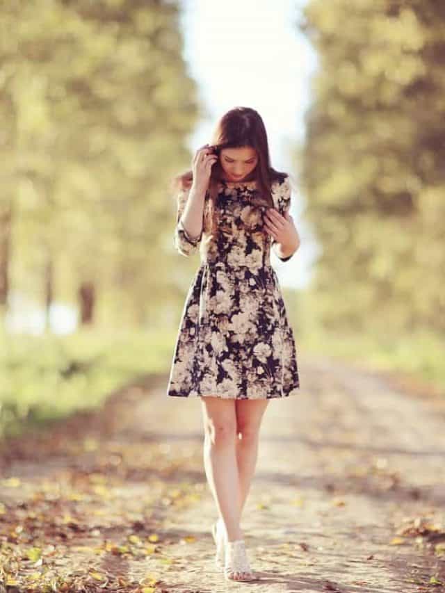 Girl,In,Dress,On,The,Summer,Road