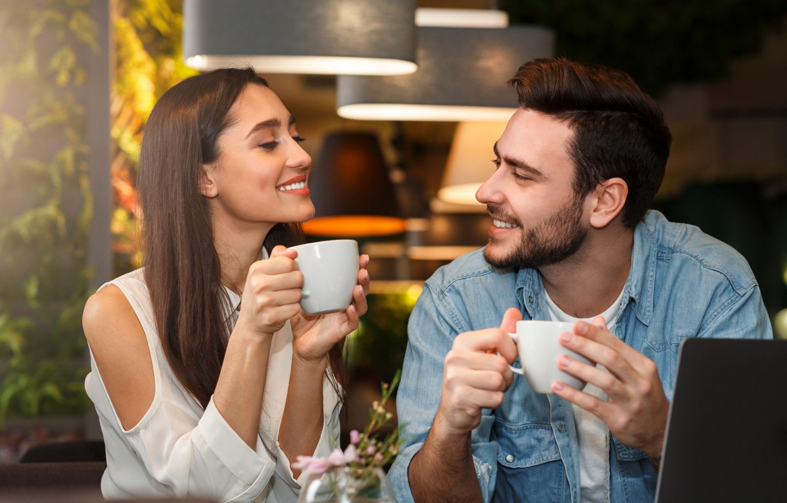 15 Signes qui prouvent qu’un homme Gémeaux est fou amoureux de vous