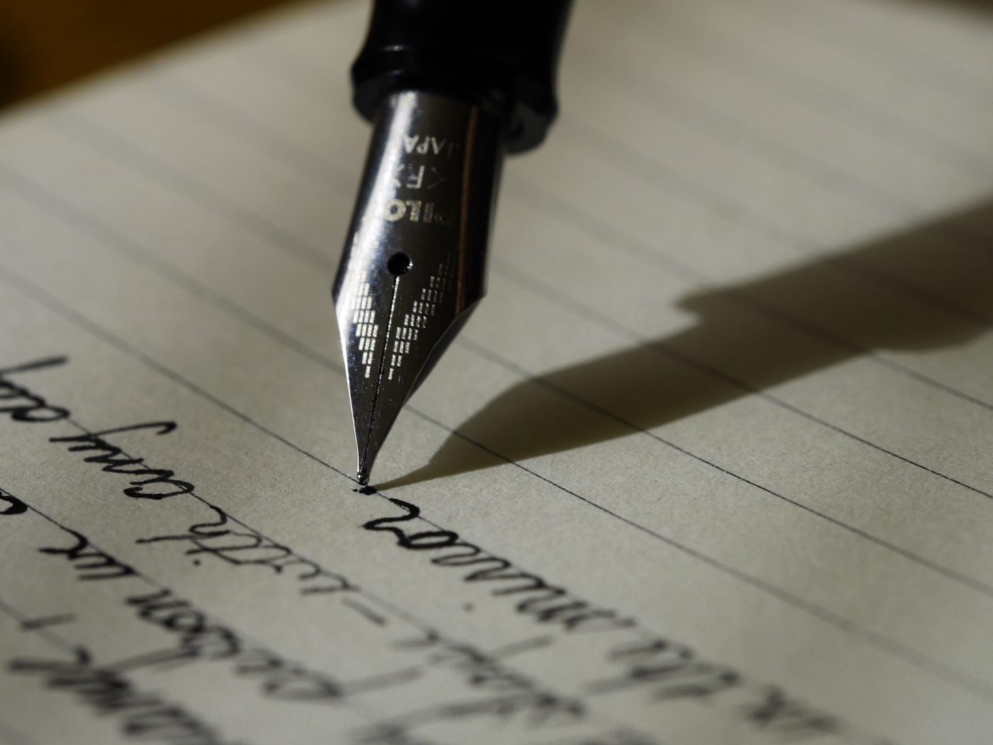 10 Lettres d'adieu déchirantes à écrire quand il est temps de passer à