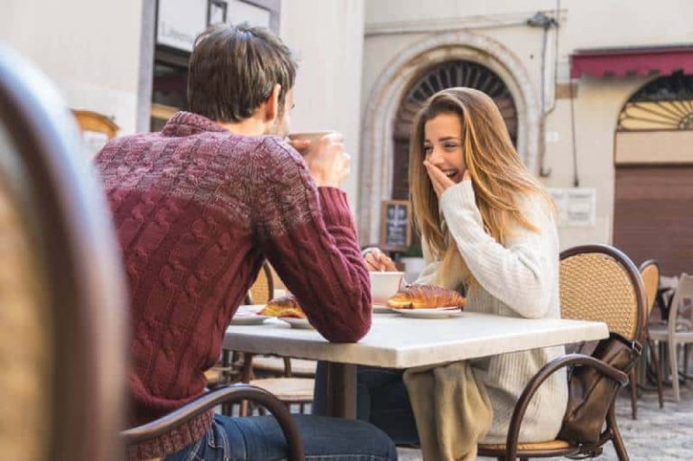 Comment aborder son crush ? Voici les 10 Conseils à suivre pour séduire
