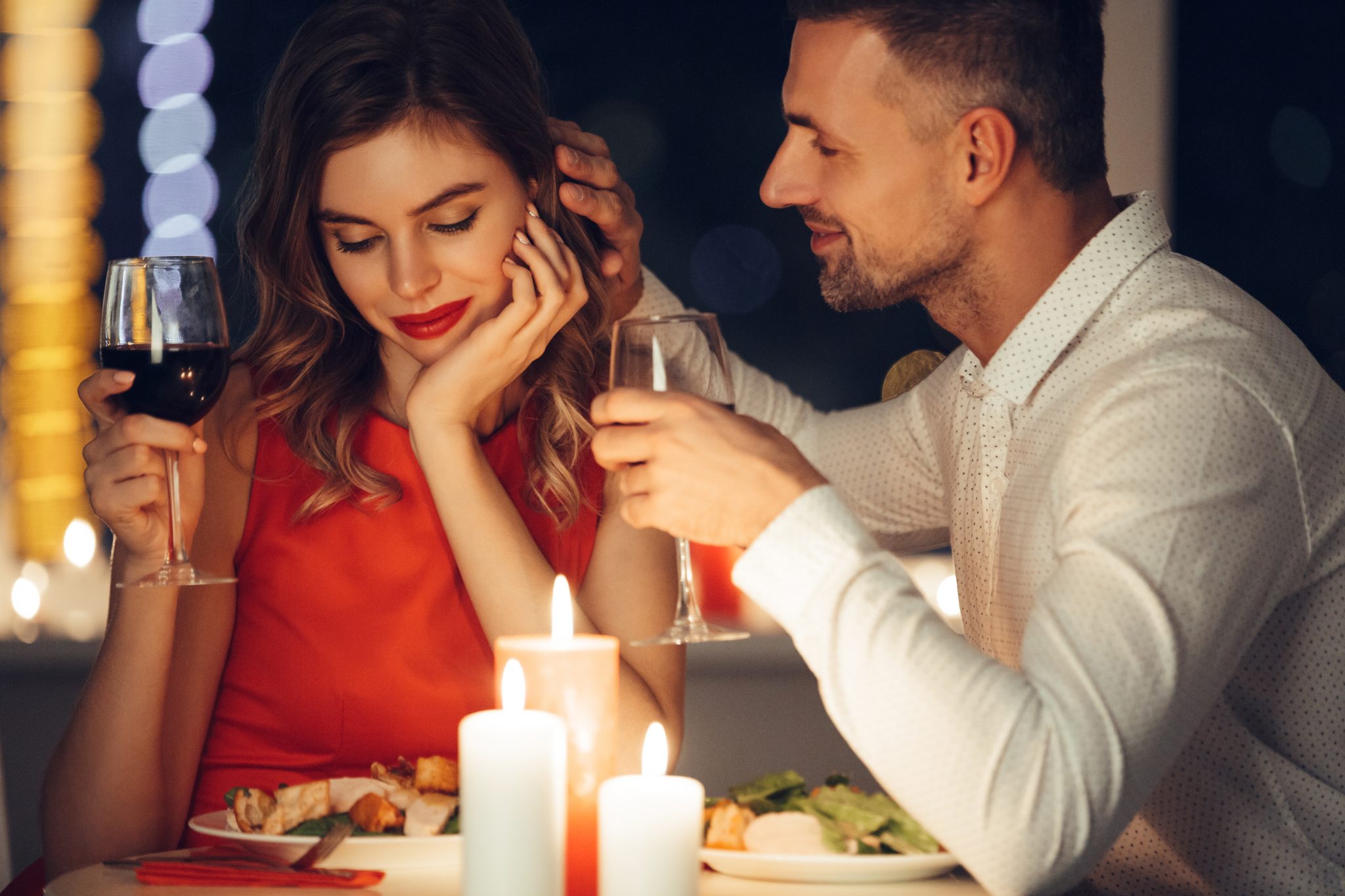 25 Super idées pour une soirée romantique : ravivez la flamme