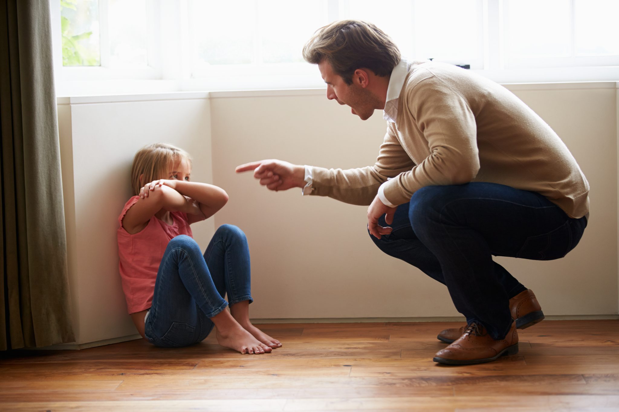 Père toxique profil du parent abusif et solutions pour y échapper