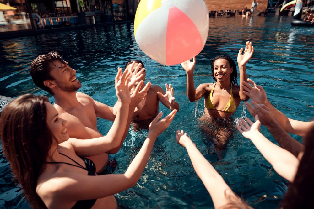 Pool party : comment organiser une soirée piscine inoubliable ?