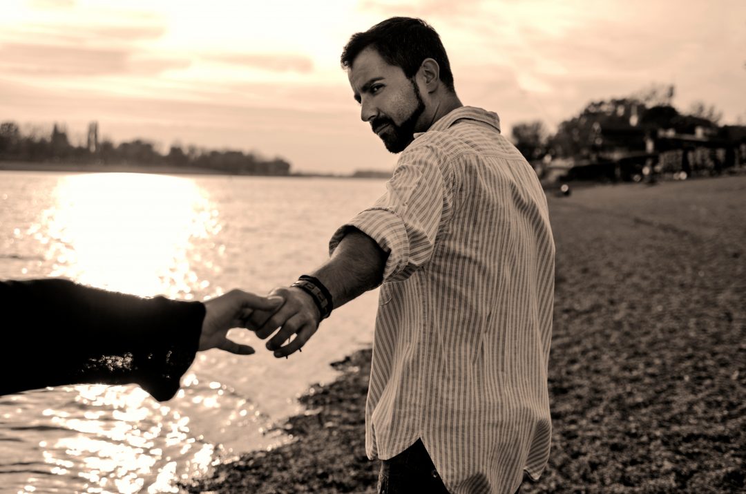 Il est amoureux de moi mais il fuit, pourquoi