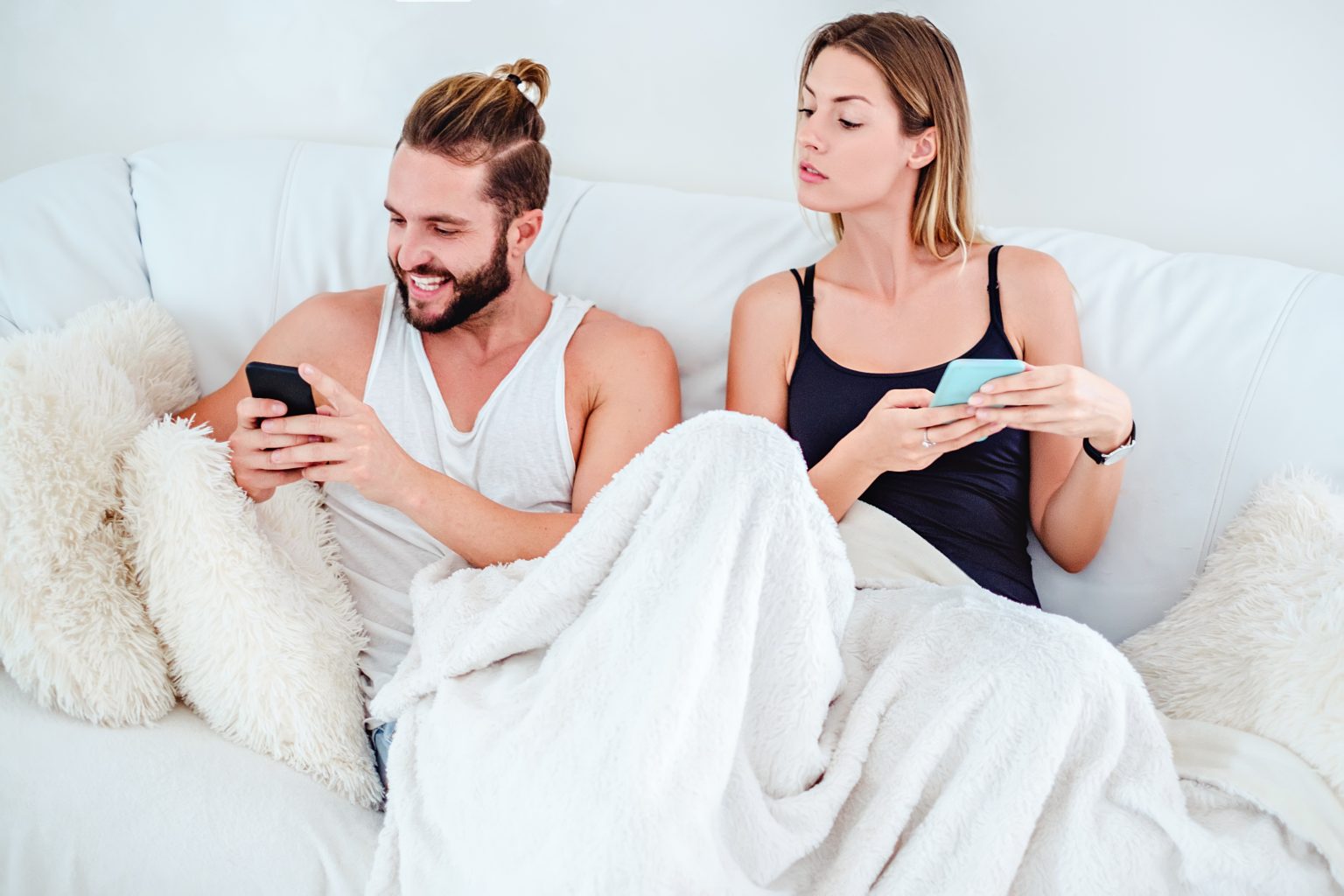 Quels sont les 3 SMS qui font craquer un homme instantanément