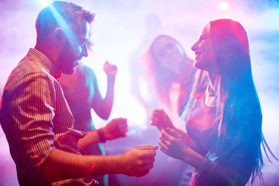 Comment savoir si un homme marié est amoureux de vous ? 21 Signes clés