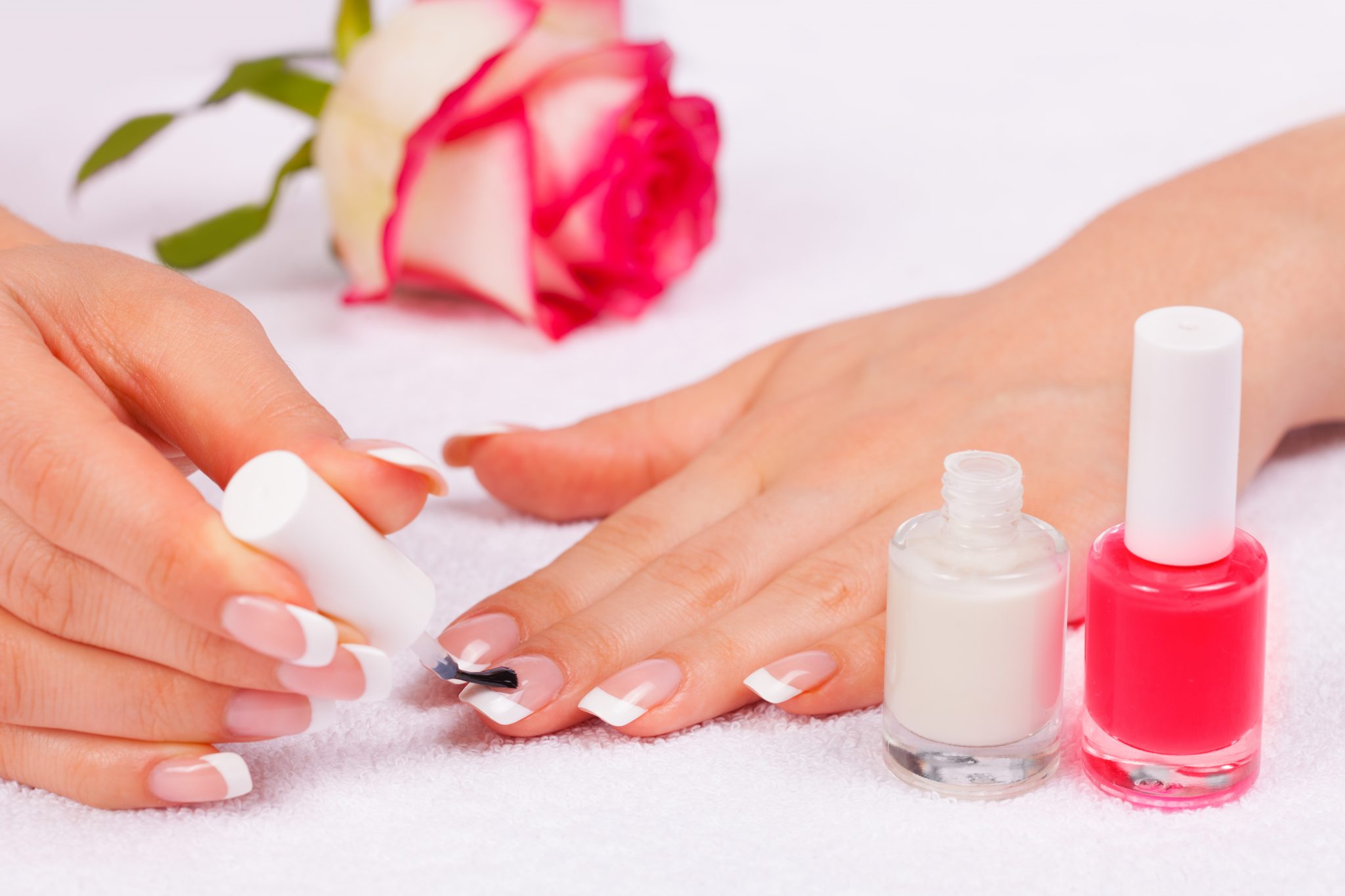Comment faire une french manucure gel parfaite à la maison