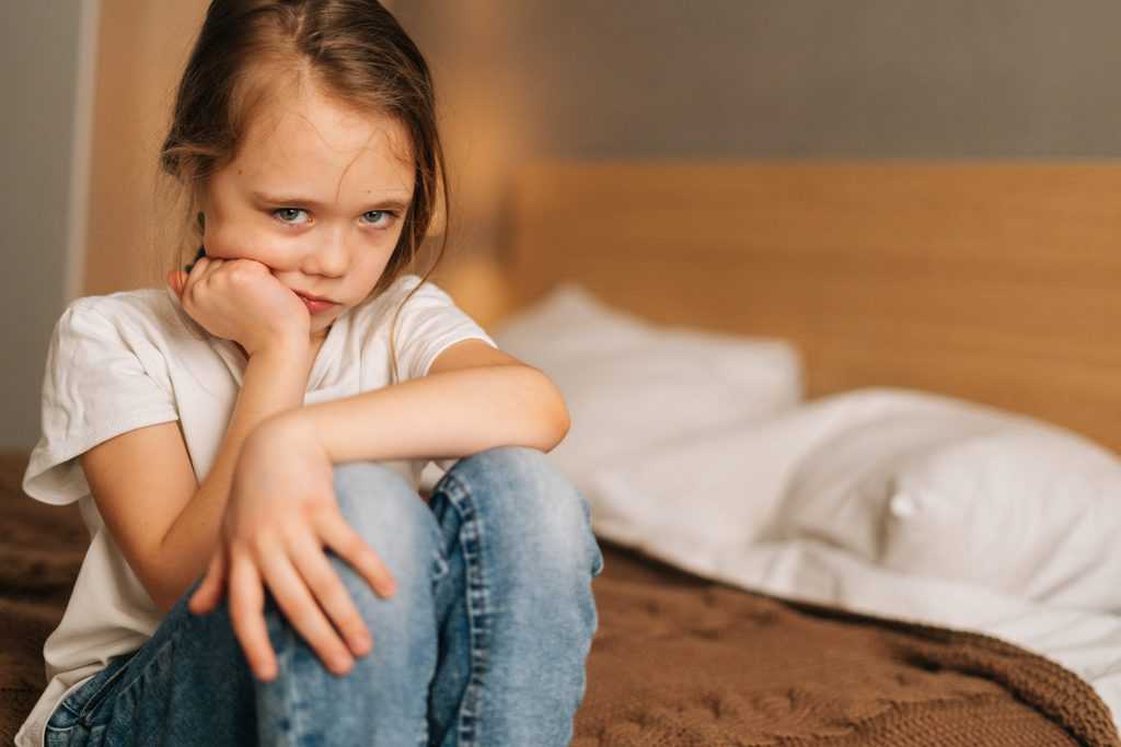 Négligence émotionnelle infantile : comment est-ce que ça influence votre vie adulte ?