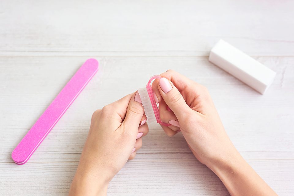 Comment faire une french manucure gel parfaite à la maison