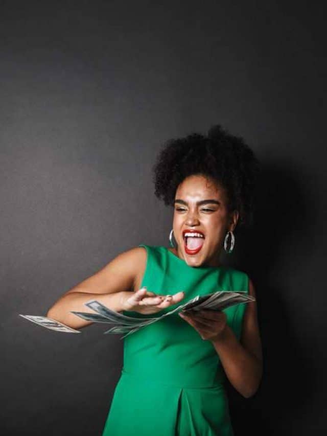 Portrait,Of,A,Happy,Afro,American,Woman,Wearing,Dress,Standing