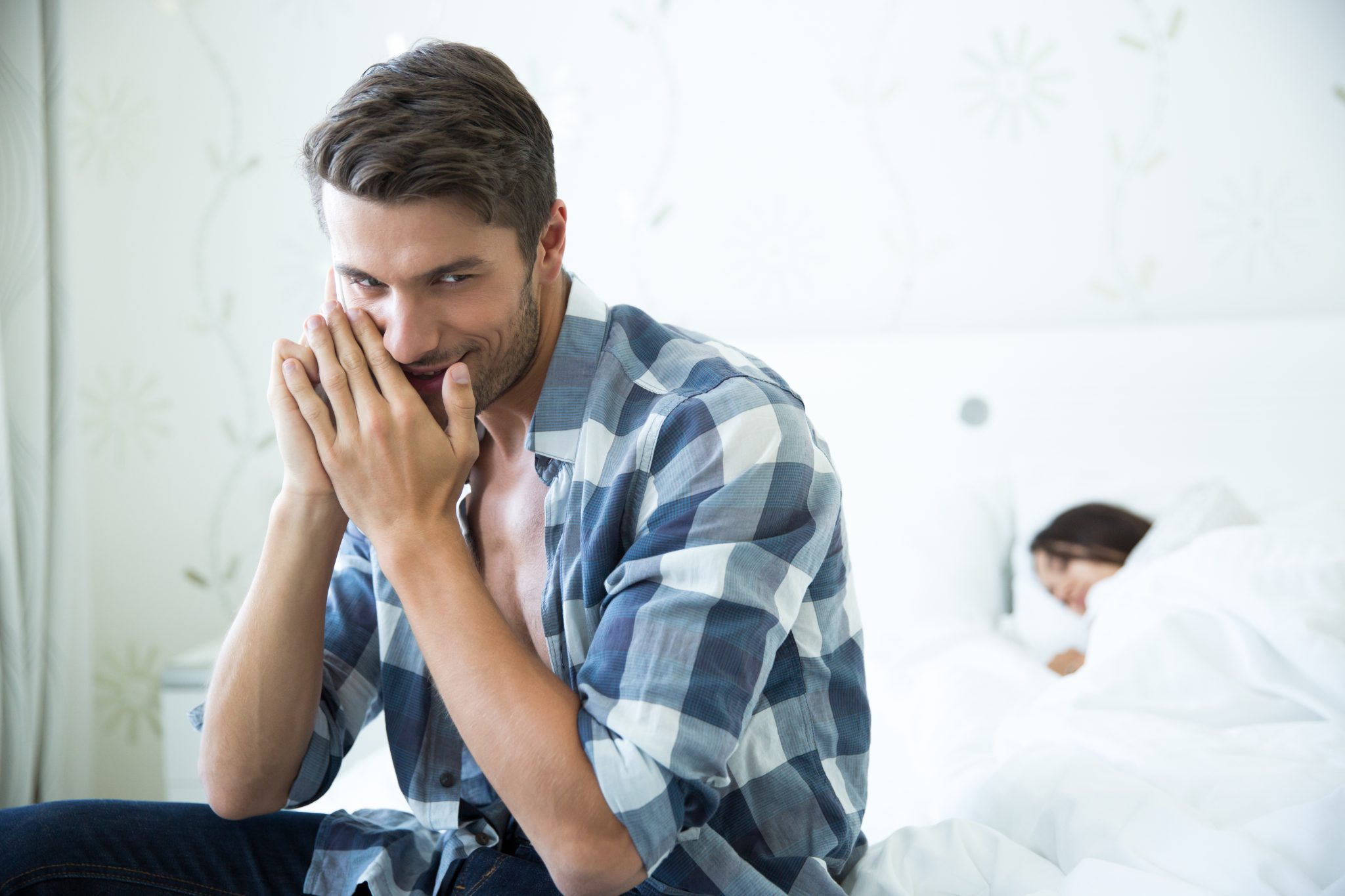 Comment savoir si un homme marié est amoureux de vous ? 21 Signes clés