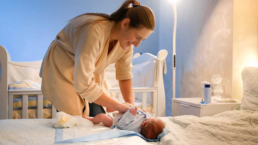 Guide pour les nouveaux parents : comment habiller bébé la nuit ?