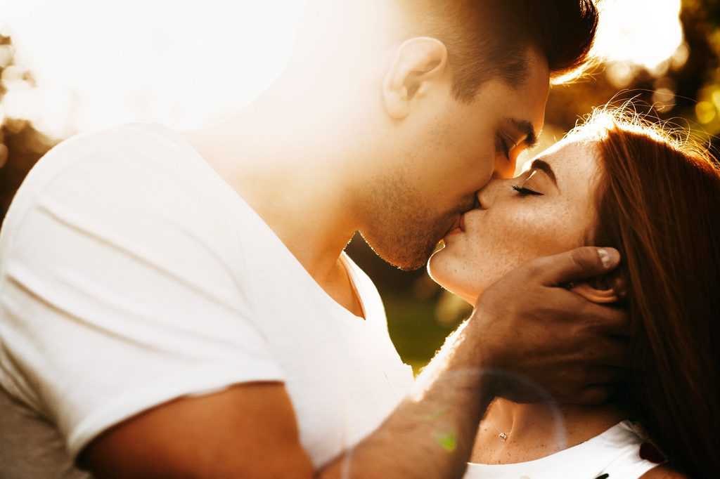 Un vrai baiser ou « s’envoyer en l’air », quel est le plus intime des 2 ?