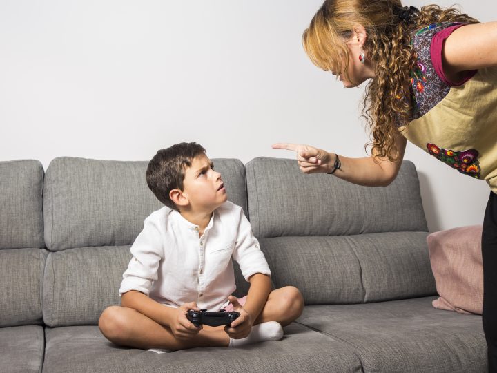 Plus de mal que de bien : 12 Phrases à ne jamais dire à ses enfants