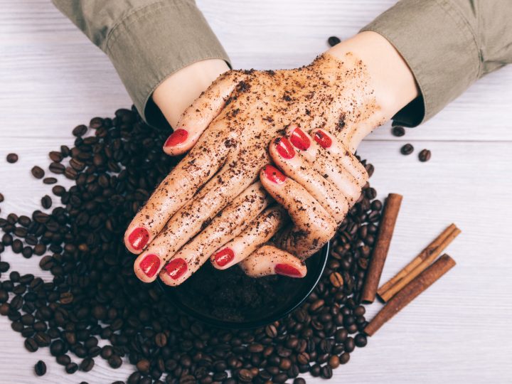 Pourquoi le gommage au marc de café est-il si bon pour vous ? (Bonus : recettes)