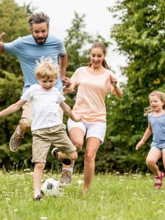 Active,Family,Play,Soccer,In,Their,Leisure,Time