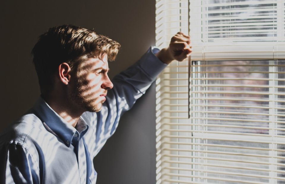 Au bout de combien de temps, un homme regrettetil la séparation