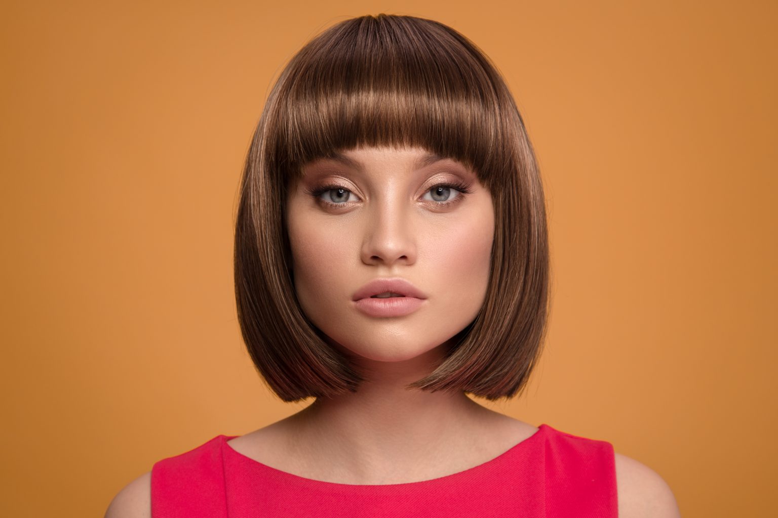 Quelle coupe de cheveux choisir pour affiner un visage rond