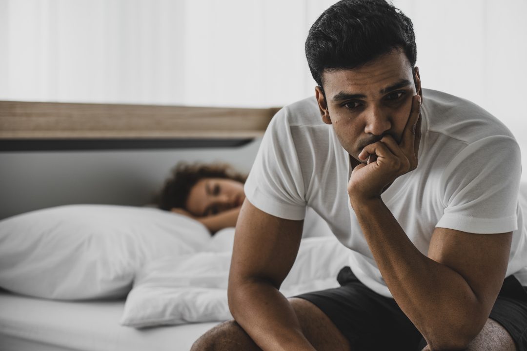 Pourquoi il me trompe, mais reste avec moi