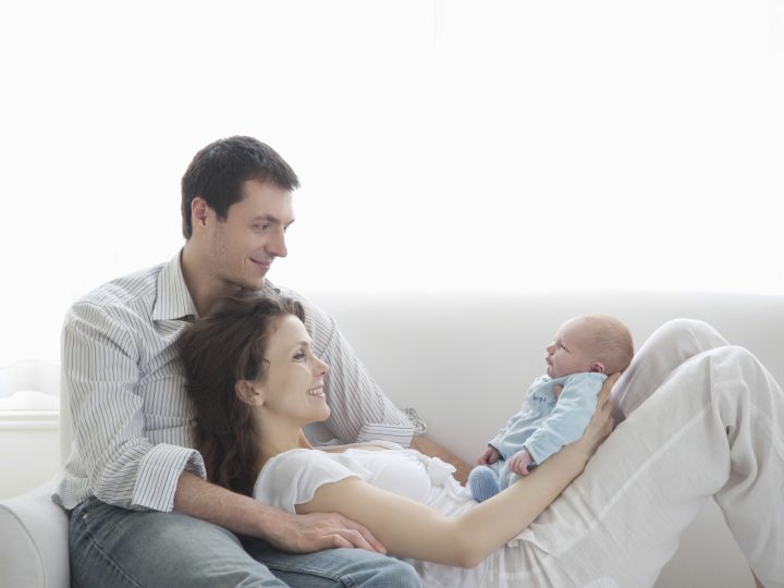 Rendre visite à un bébé : 9 Règles et conseils importants à suivre