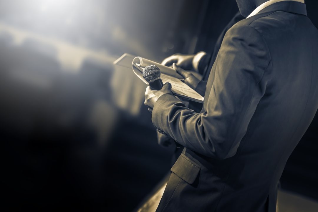 Discours de témoin de mariage touchant : astuces, conseils et 7 exemples