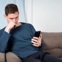 Quels sont les 7 SMS que les hommes détestent recevoir ?