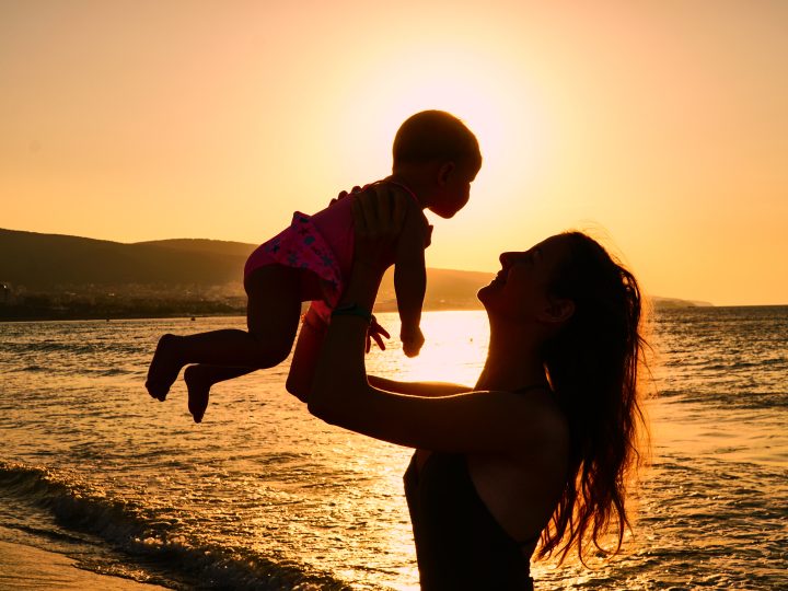 Mamans féministes : 10 Choses qu’elles font différemment des autres