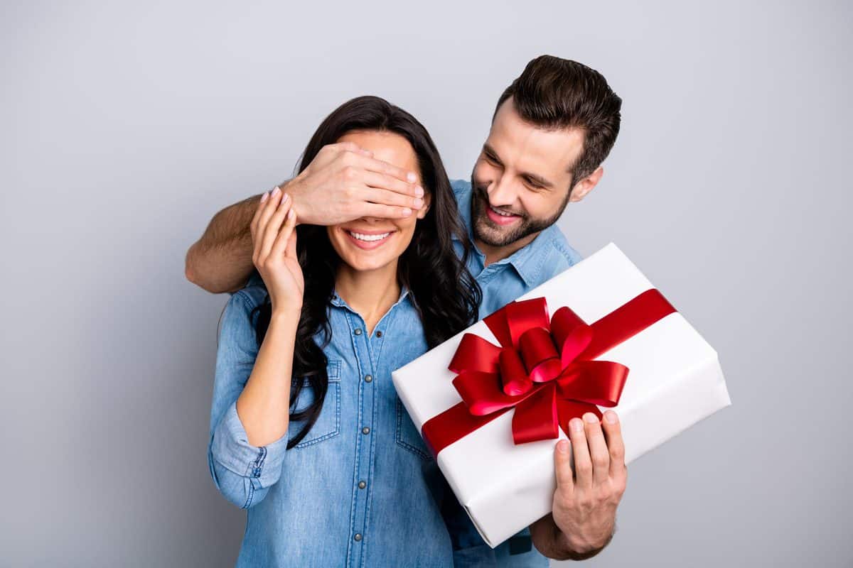 Célébrer 2 ans de couple : les 26 Meilleures idées de cadeaux