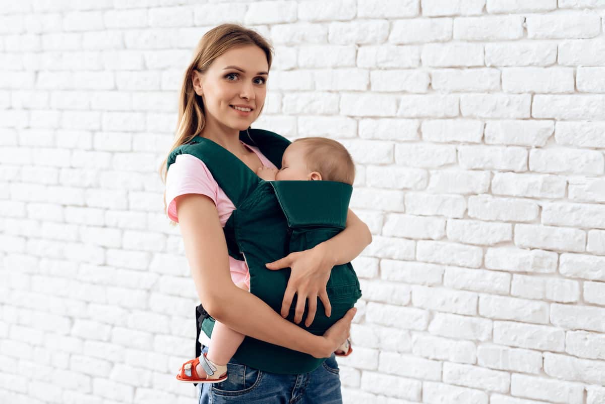 Slings pour bébé : est-ce la meilleure façon de porter votre enfant ?