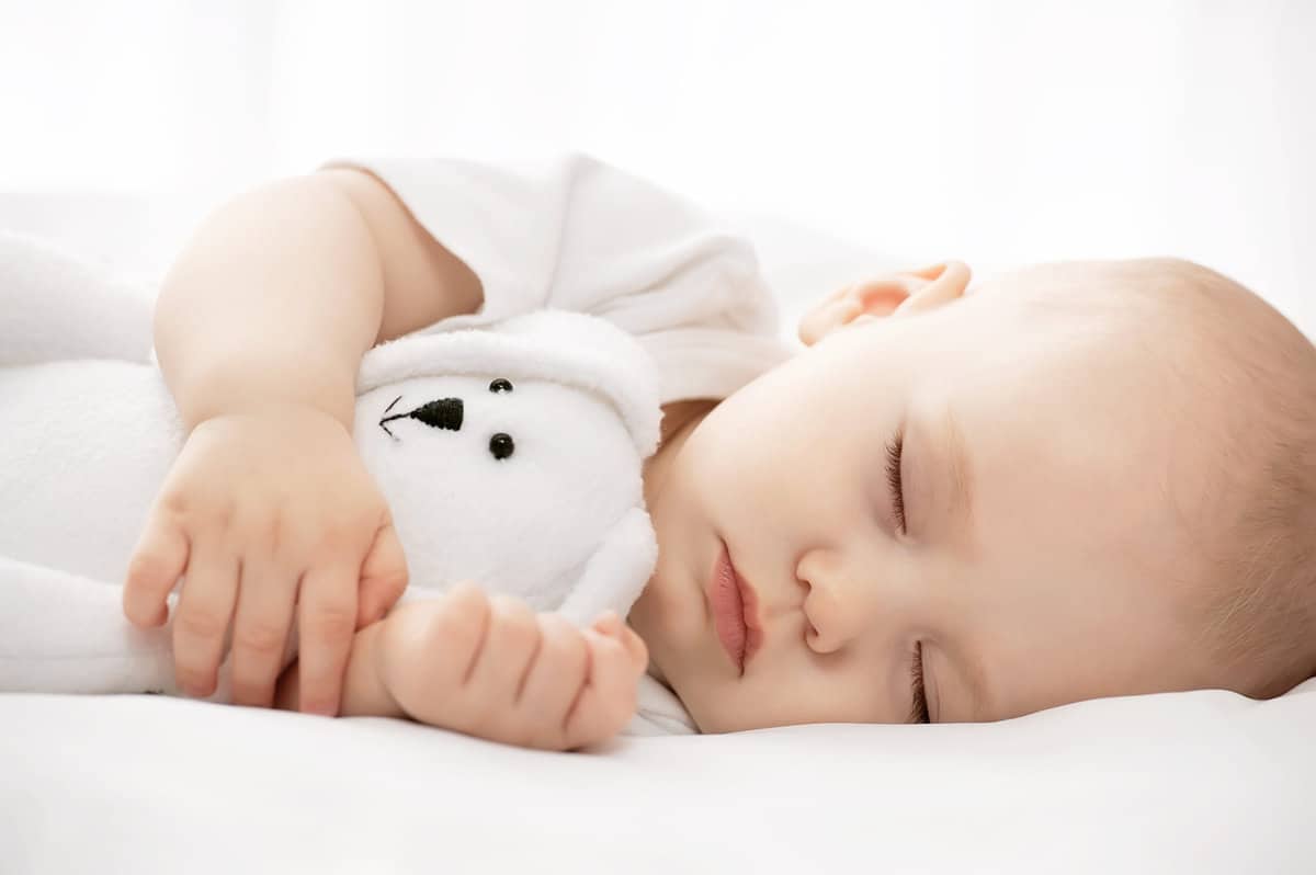 Alerte : bébé dort beaucoup subitement, que se passe-t-il ?
