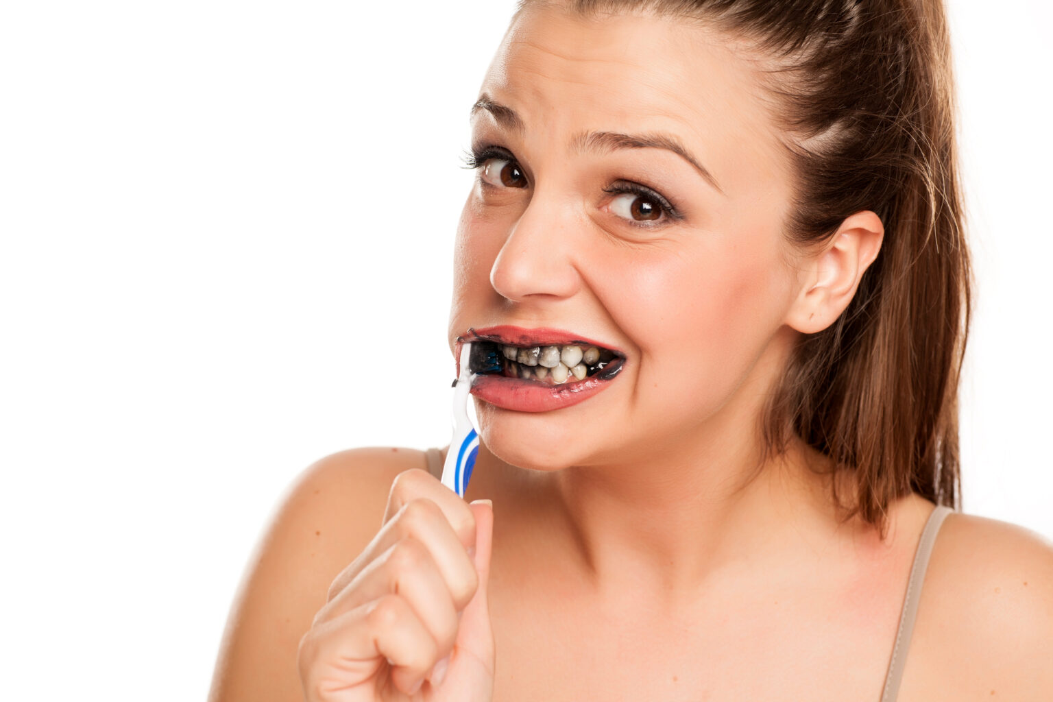 Dents jaunes causes, solutions et traitements naturels