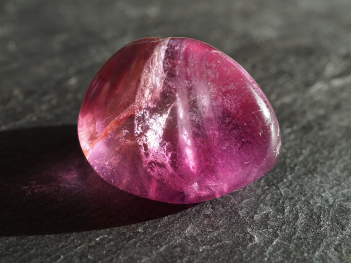 Quelle est la signification spirituelle de la pierre rose en lithothérapie ?