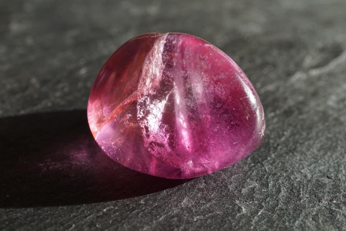 Quelle est la signification spirituelle de la pierre rose en lithothérapie ?