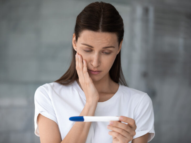 Test de grossesse positif faible : enceinte ou faux positif ?
