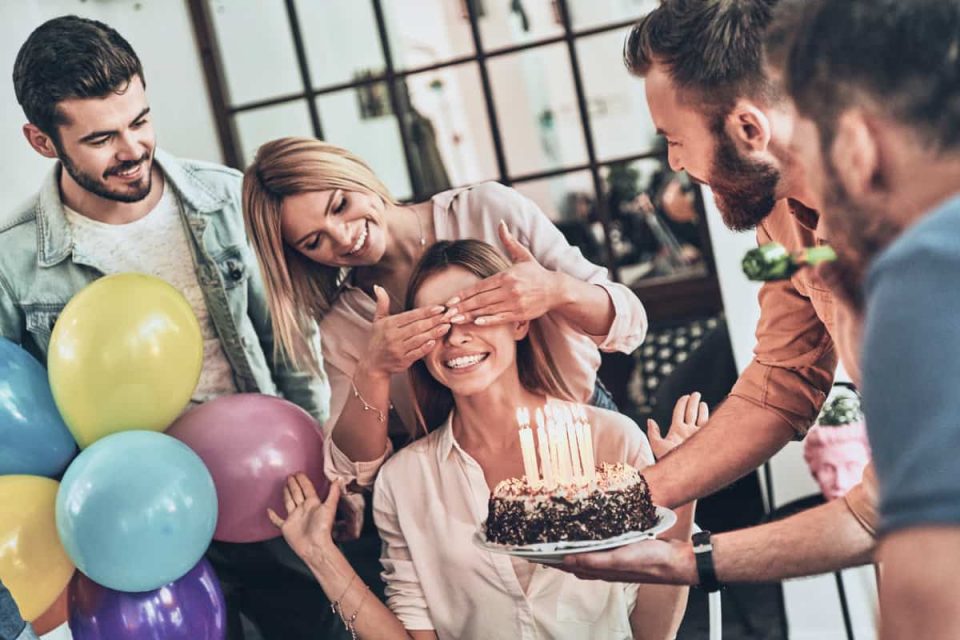 Anniversaire surprise : 47 Idées originales pour une fête mémorable