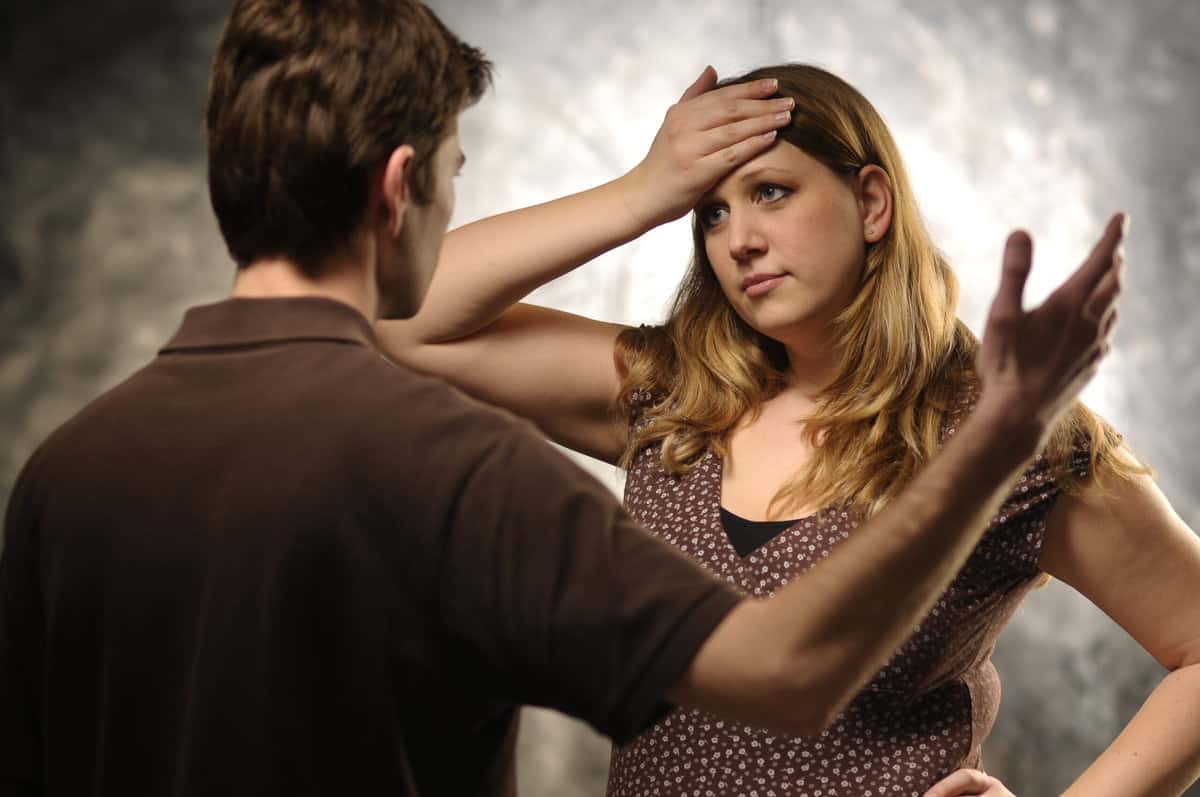 Comment le narcissique réagit quand sa partenaire le trompe ?