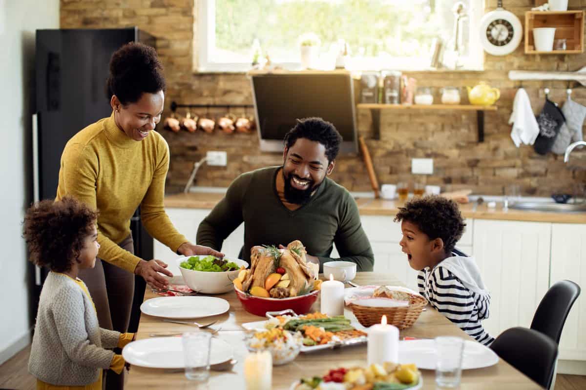 Voici 8 Conversations que vous pouvez avoir avec vos enfants durant le dîner