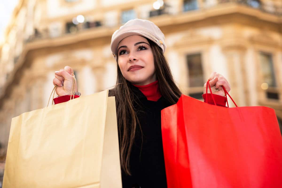 Pourquoi le shopping vous rend-il si heureuse ?