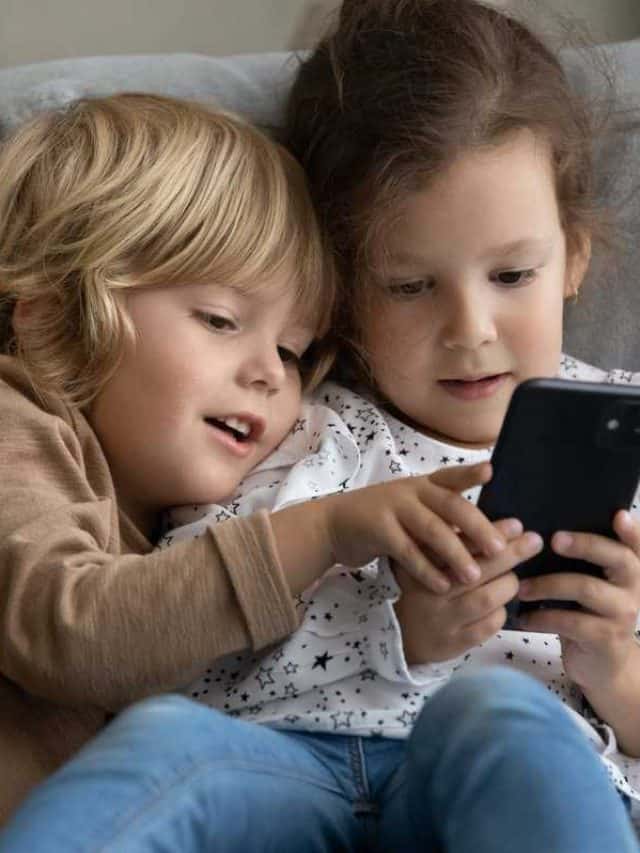 Two,Little,Toddler,Preschooler,Sibling,Gen,Z,Kids,Using,Online