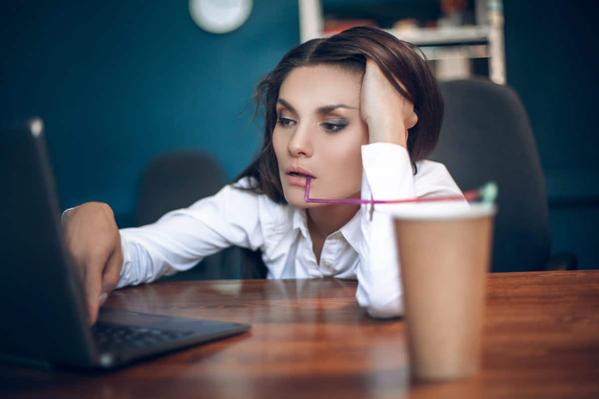 6 Symptômes physiques qui prouvent que vous détestez votre travail