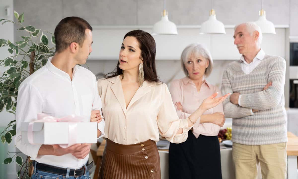 Quand tes parents sont tes premiers bourreaux : le tabou de la toxicité parentale