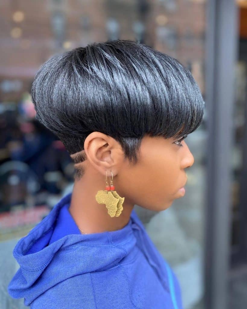 Bowl Cut #bowlcut#hairstylist #brooklynhairstylist #nychairstylist#haircut #pixie