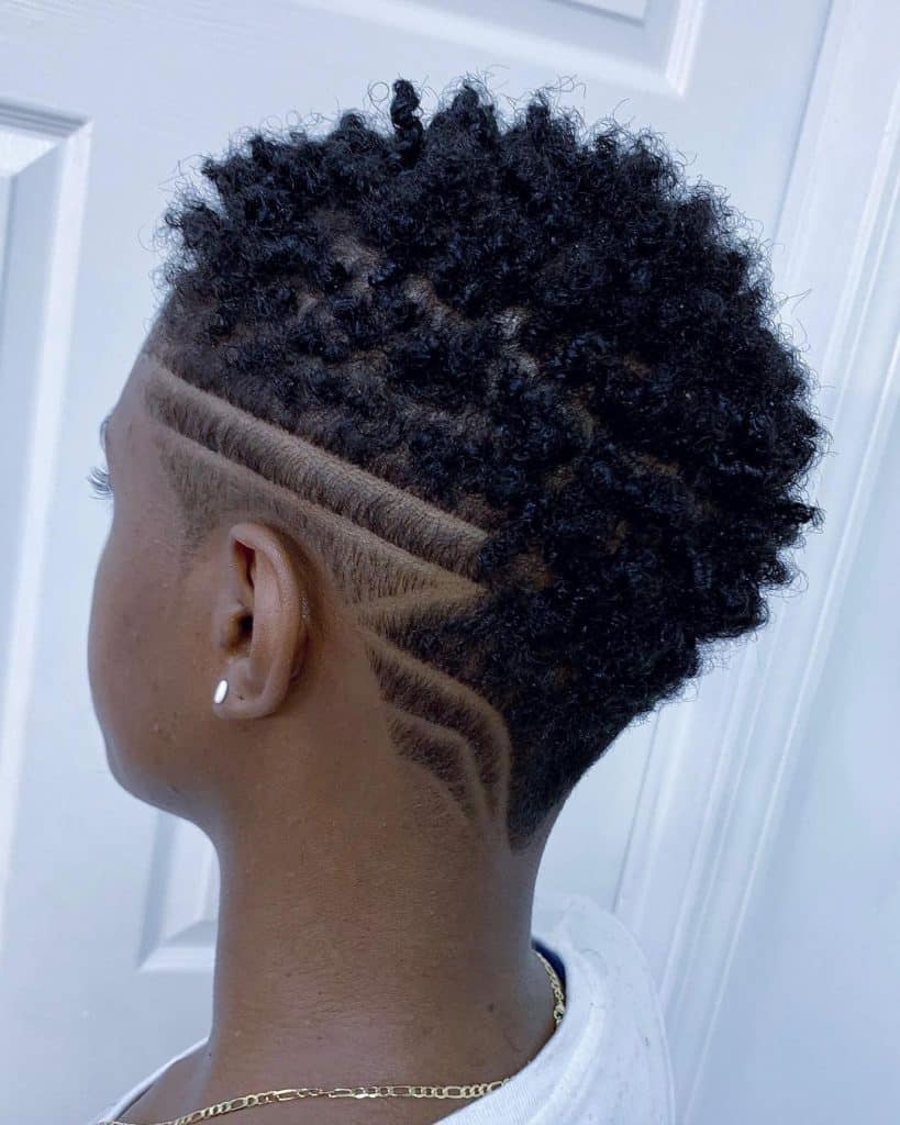 _ Stylish Crown ~ ...@dreamcutsbarberlounge @pearlthestylist_ ...#barber #barberlife #barberlove #natural #naturalhair #haircut #hairstyle #mature #sexy #fade #hair #curls #undercut #woman #women #ladies #classy