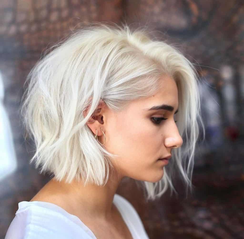 We love a crisp bob, but this undone, blonde Bob by @donovanmillshair is !!#beautylaunchpad #trendingcuts #bobinspo #blondebob #blondebobinspo #undonebob #undonebobhaircut #drycutting