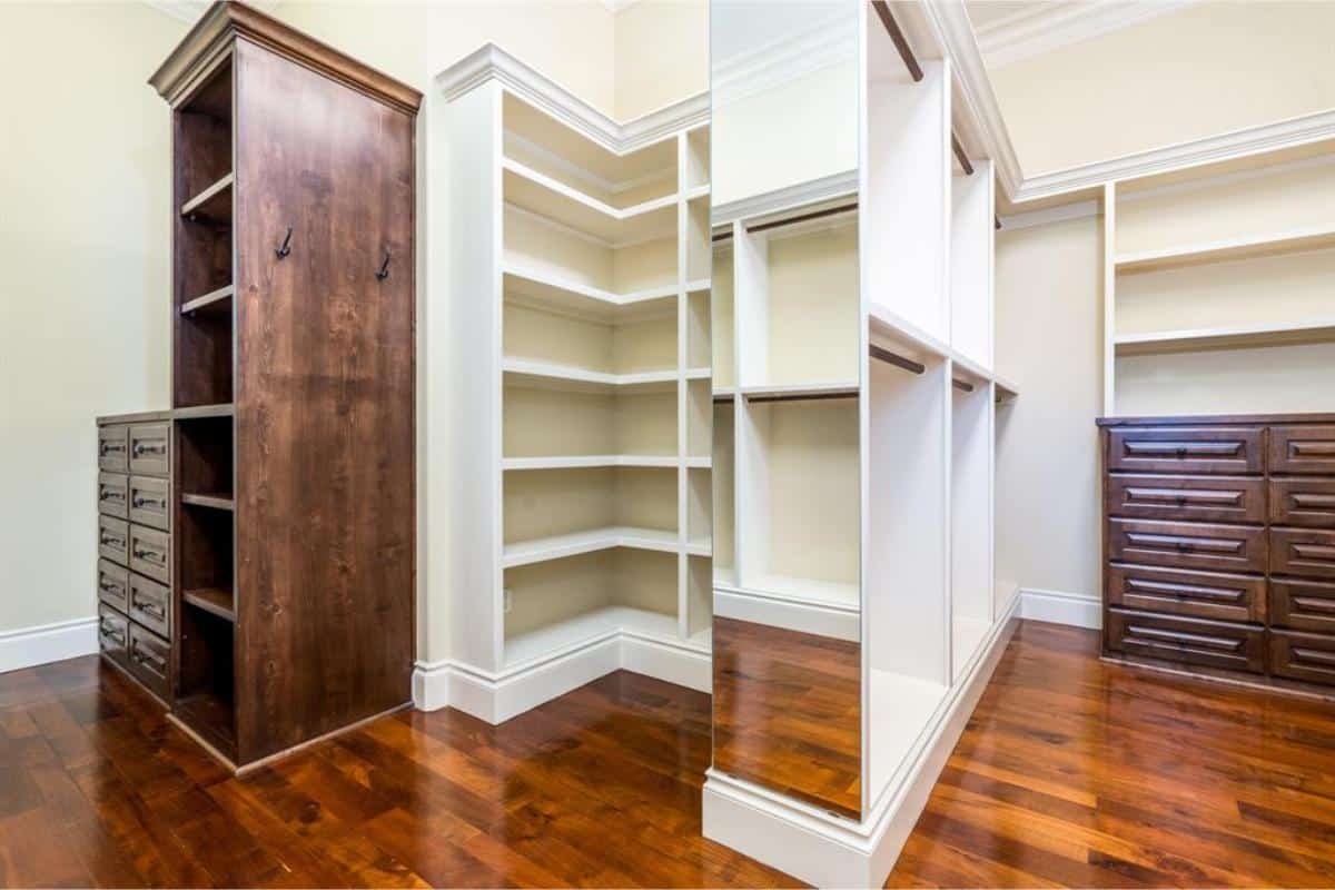 Walk-in closet