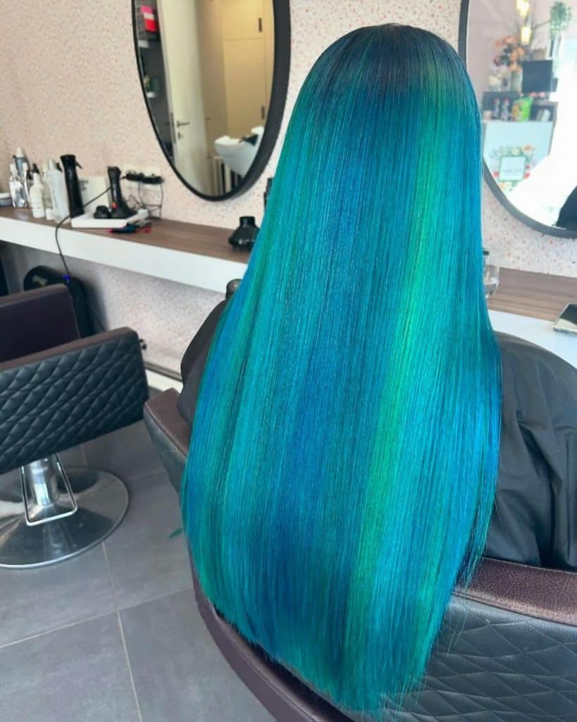 Aqua hair inspiration These talented artists used Lunar Tides. Tap to see more #lunartideshair #tealhair #bluehairinspo #lunartides