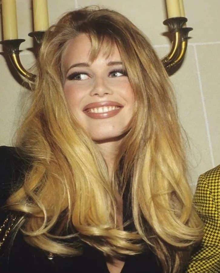 Claudia Schiffer's Iconic Hair ♡.....#claudiaschiffer #90sfashion #90sstyle #90shair #90s #90svintage #90saesthetic #90svibes #90smodels #germanbeauty #germanmodel #hairinspo #hairgoals #blonde #hairstyle #vintage