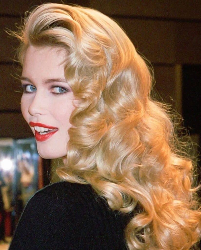 Claudia Schiffer's Iconic Hair ♡.....#claudiaschiffer #90sfashion #90sstyle #90shair #90s #90svintage #90saesthetic #90svibes #90smodels #germanbeauty #germanmodel #hairinspo #hairgoals #blonde #hairstyle #vintage