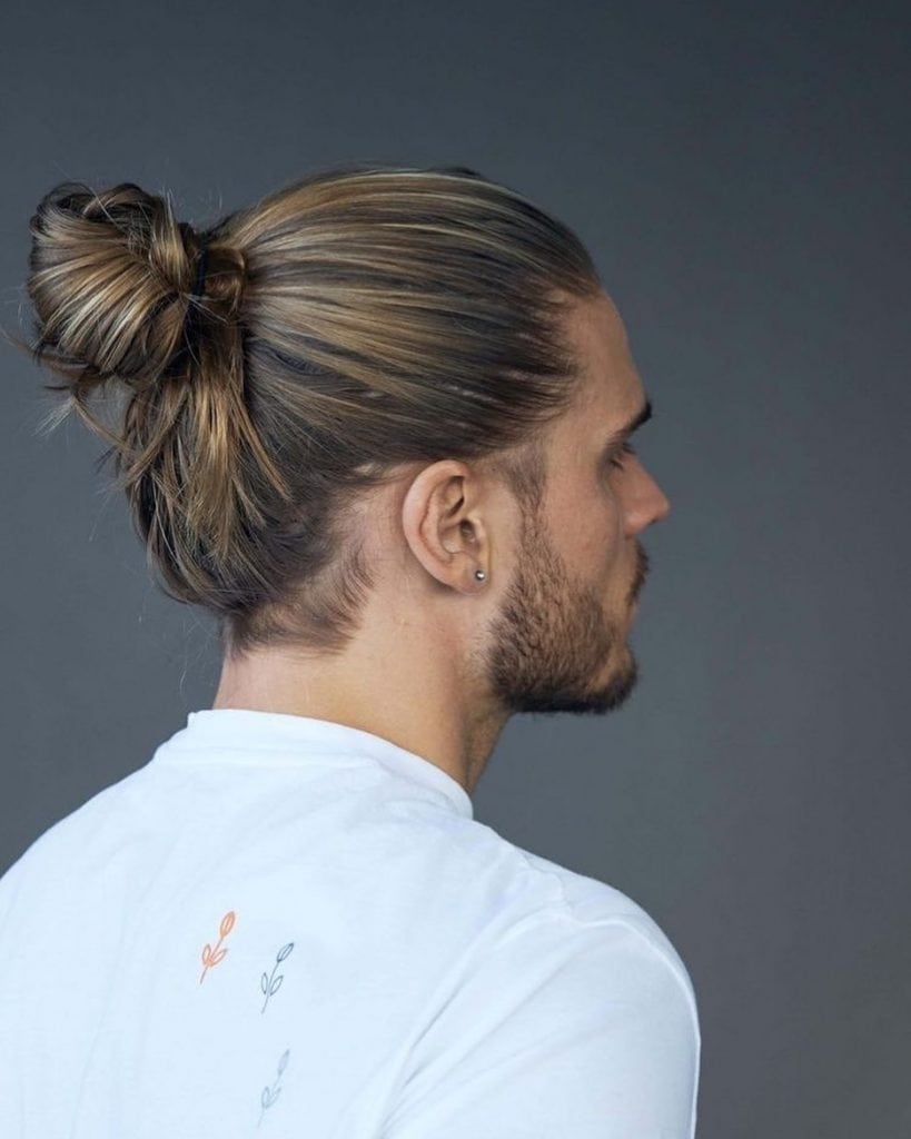 Manbun -Follow us @longhairstylemen for more! ..#longhairdontcare #longhairmen #viking #vikings #manbun #manwithlonghair #longhair #malemodel #beard #beardlife #longhairgentlemen #vikingbraid #longhairgentlemen #