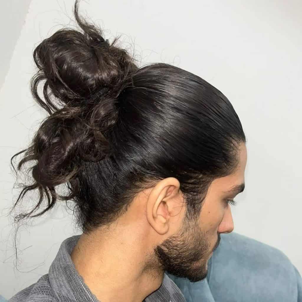 Rate the Bun from 1 to 10...Man Bun by @aghamasihz•••#manbun #messybun #halfbun #bunhair #longhair #longhairmen #longhairboys #highbun #longhairstyles #longhairlovers #longhairs #topknot #hairstyles #fashion #perfe